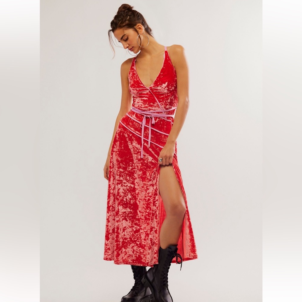 🦋NWT Free People Deia Coral Crushed Velvet Strappy Dress
